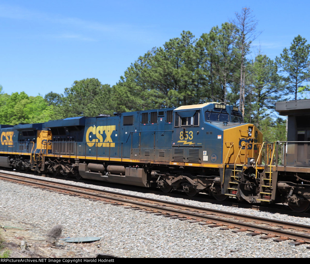 CSX 853